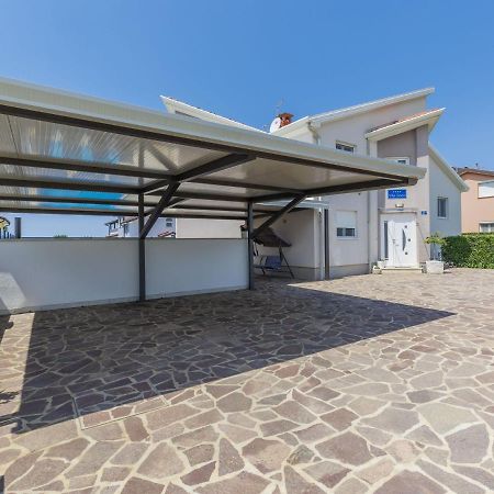 Holiday Home Villa Gocci By Interhome Kmeti Exterior photo