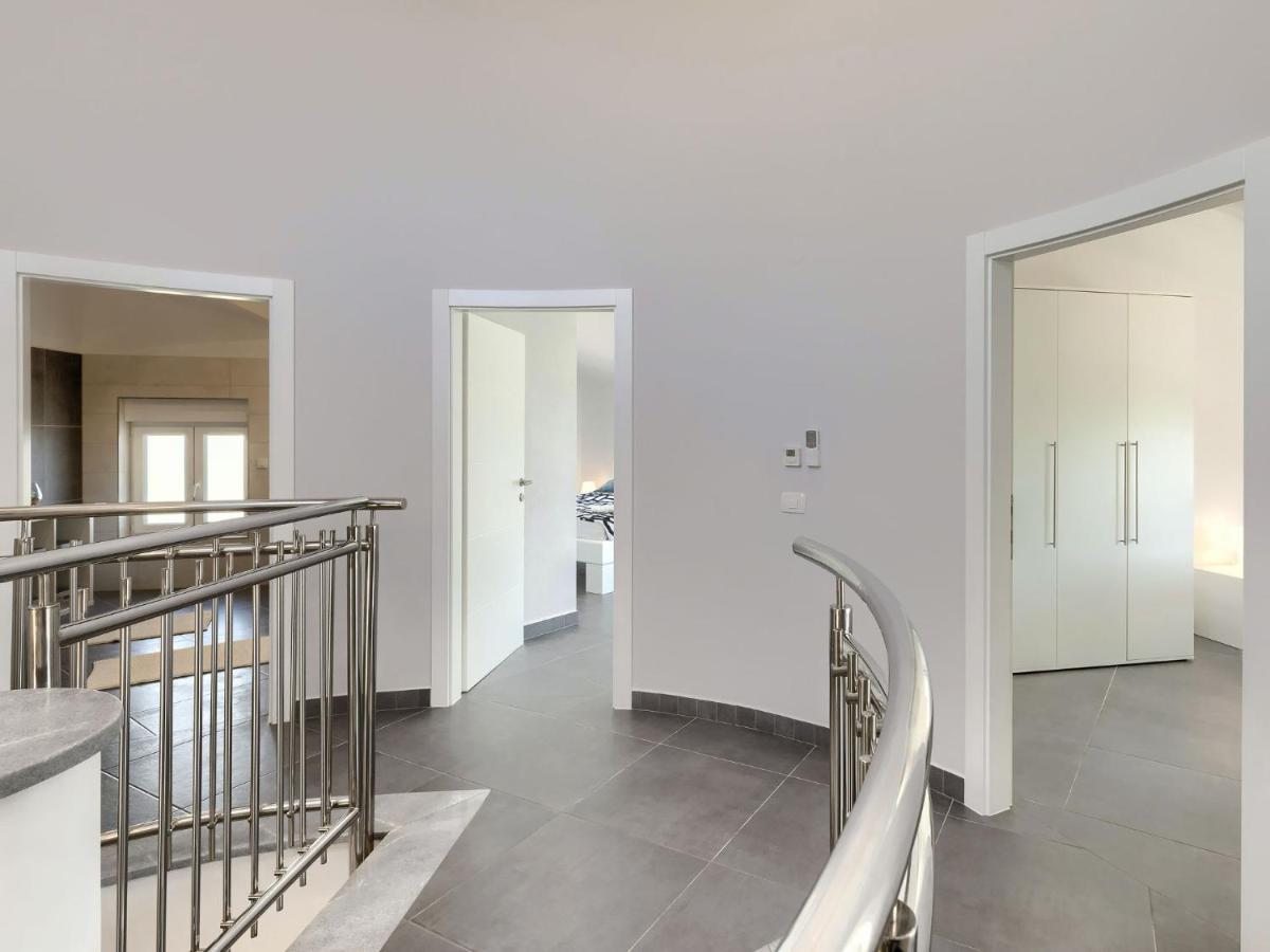 Holiday Home Villa Gocci By Interhome Kmeti Exterior photo