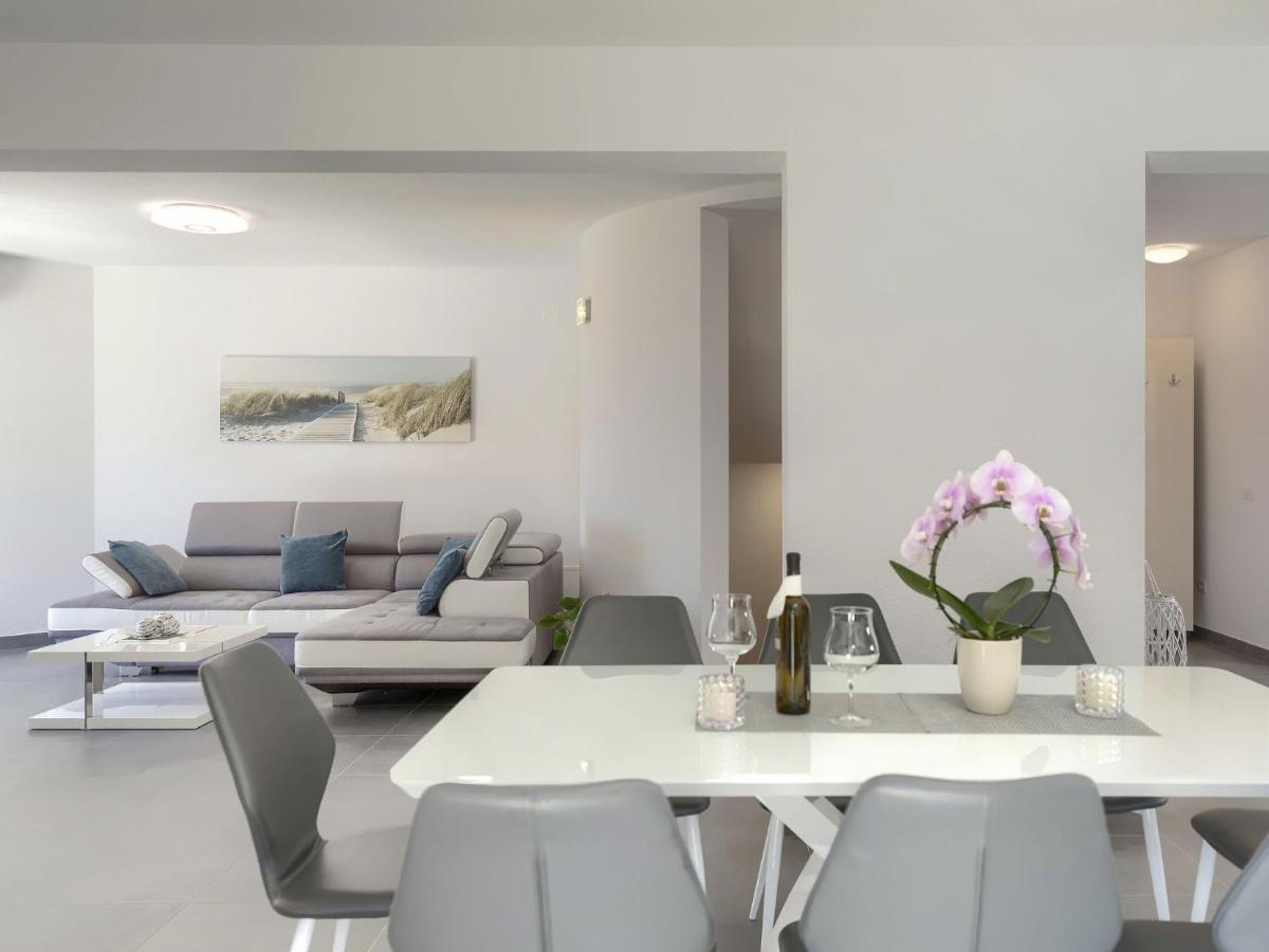 Holiday Home Villa Gocci By Interhome Kmeti Exterior photo