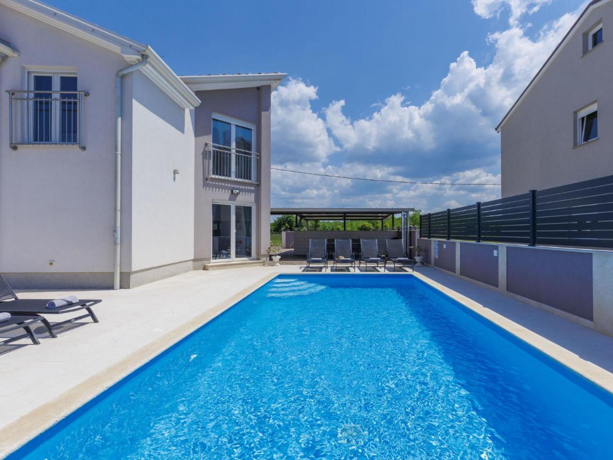 Holiday Home Villa Gocci By Interhome Kmeti Exterior photo