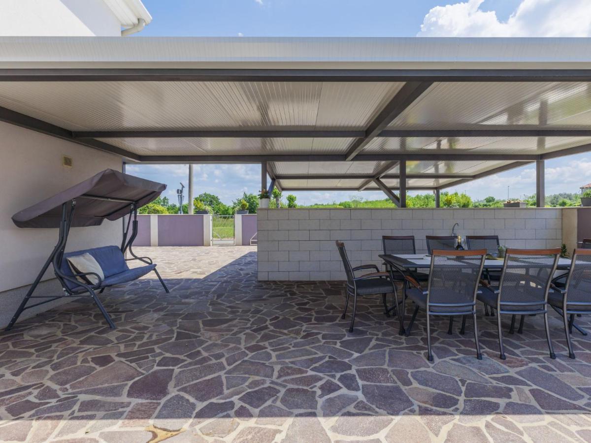 Holiday Home Villa Gocci By Interhome Kmeti Exterior photo